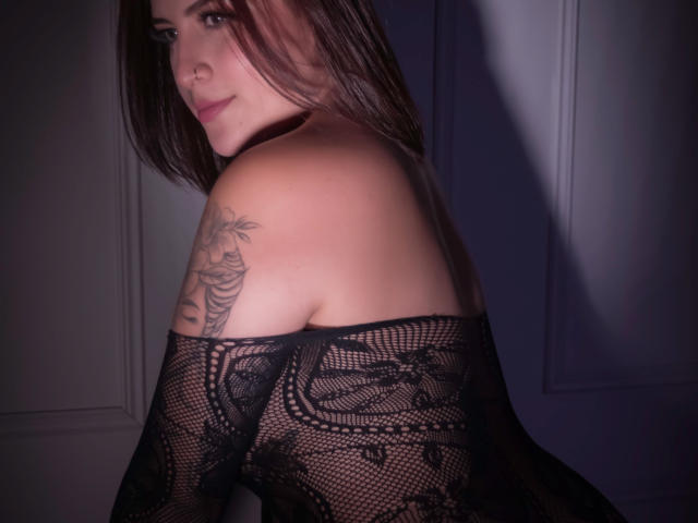 EmilyBrrown - Live porn &amp; sex cam - 25538393