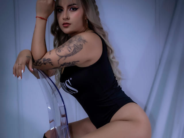 EmilyBrrown - Live porn &amp; sex cam - 25538469