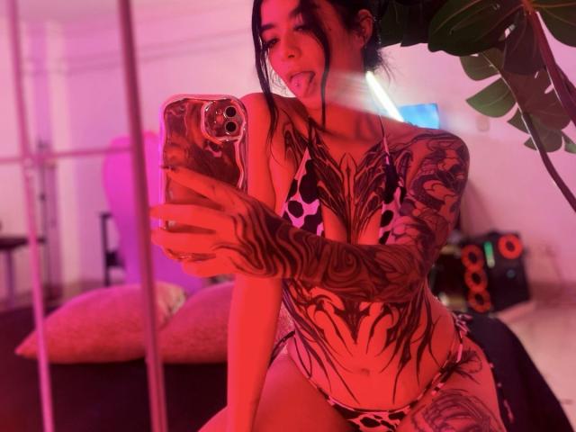 RebekahBlack - Live porn &amp; sex cam - 25538709