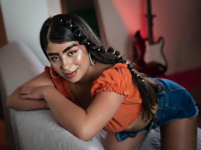 JulieAddams - Live Sex Cam - 25539717