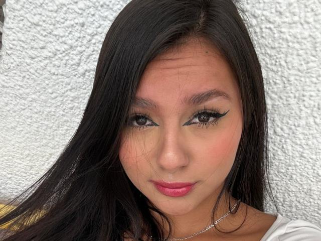 AlessiaFerry - Live porn &amp; sex cam - 25544897