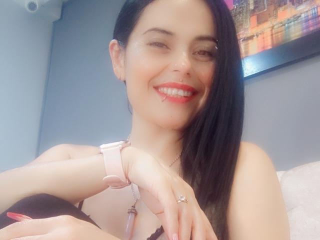 CharlotteCrofort - Live sexe cam - 25561585