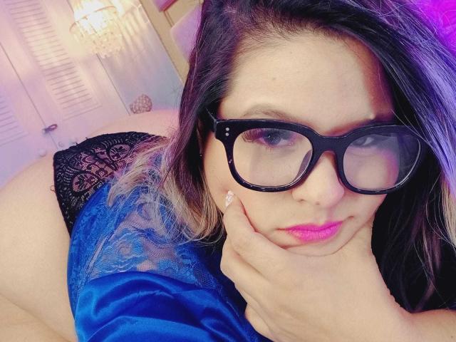 JenniferAndMia - Live porno og sexkamera - 25565761