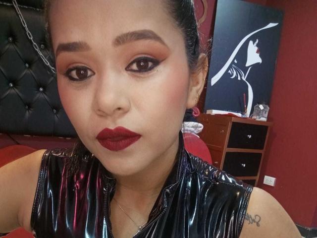 MistressVictoriaa - Live porn &amp; sex cam - 25572713