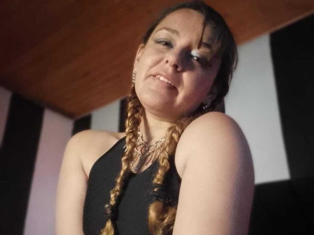 AmandaHotL - Porno na żywo i seks kamera - 25573897