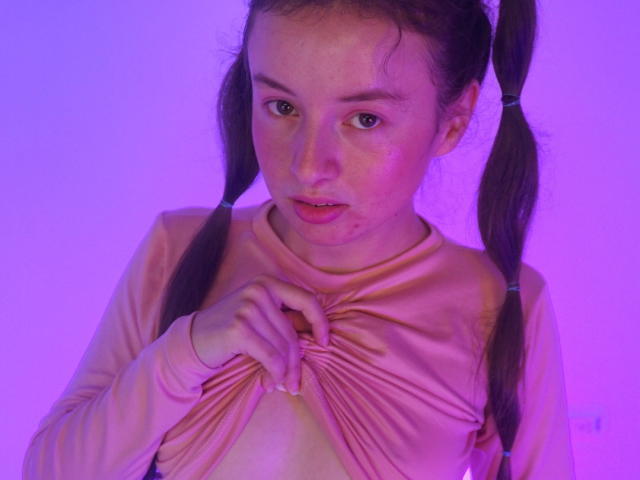 VioletaNova - Live Sex Cam - 25574441