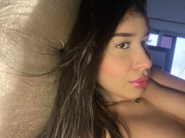 PriscillaRouss - Live porn &amp; sex cam - 25581097