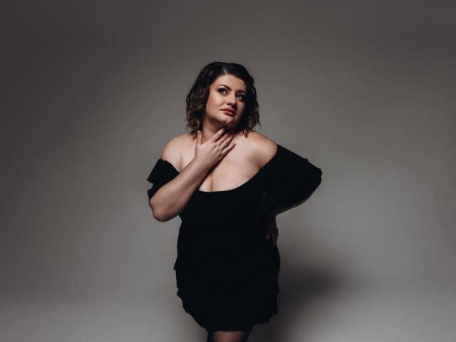 ZannaDreil - Live porn &amp; sex cam - 25599825