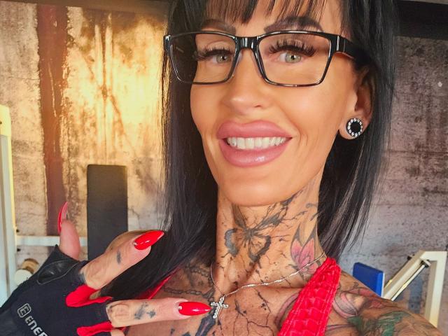 Sari-Sander - Live porn &amp; sex cam - 25600477