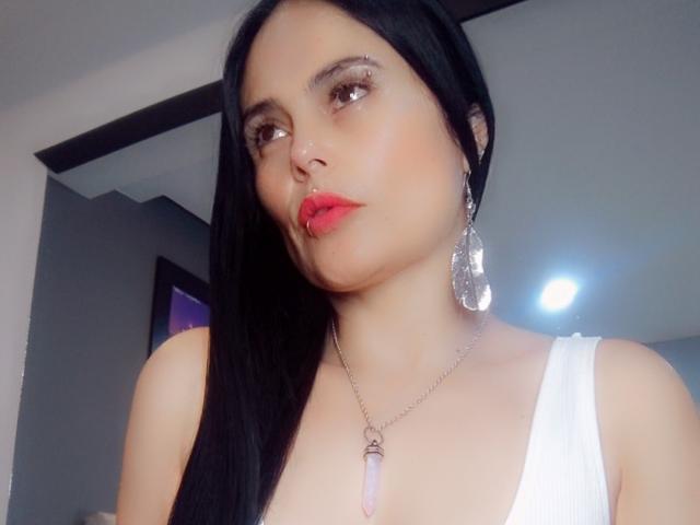 CharlotteCrofort - Live porn &amp; sex cam - 25602821