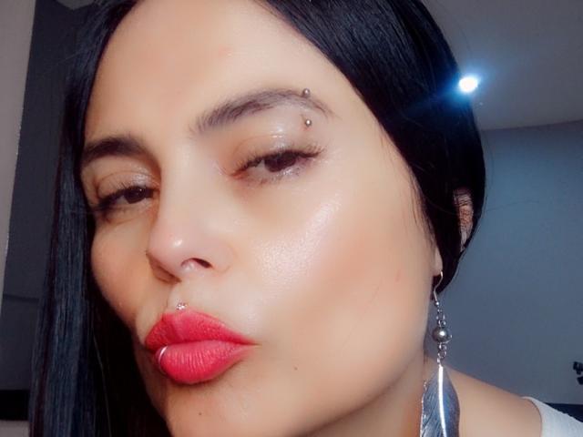 CharlotteCrofort - Live porn &amp; sex cam - 25602833