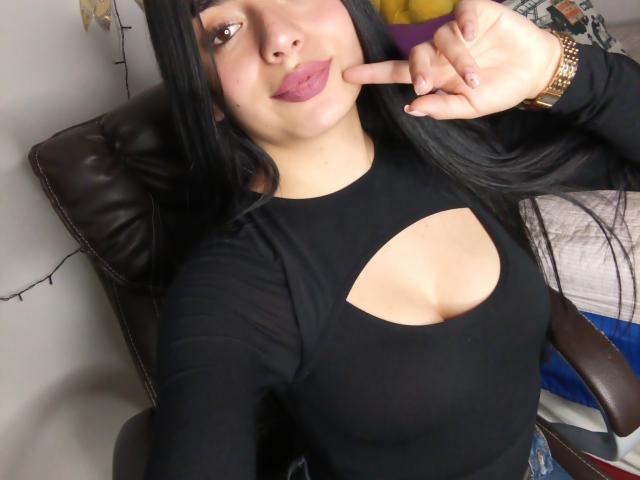 EmaRosee - Live porn &amp; sex cam - 25608081