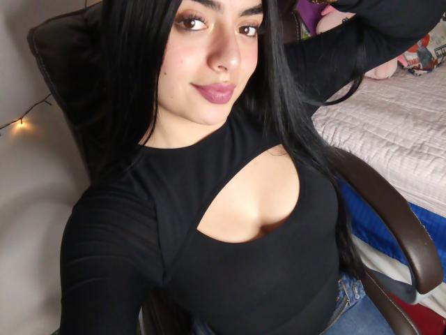 EmaRosee - ライブポルノ&amp;セックスカム - 25608105