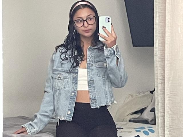 AlmaPonce - Live Sex Cam - 25614169