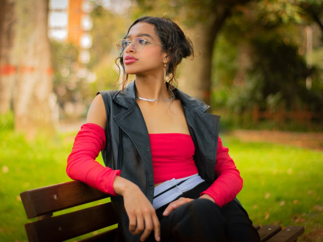 BritneyCollins - Élő pornó és szexkamera - 25614585