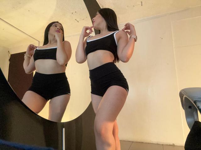 EmmaLombardi - Live porn &amp; sex cam - 25616185