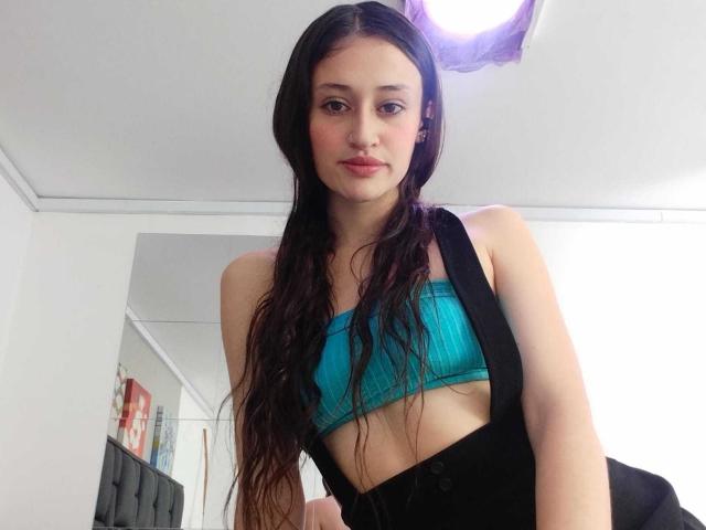 EmilySwiftt - Live porn &amp; sex cam - 25622369