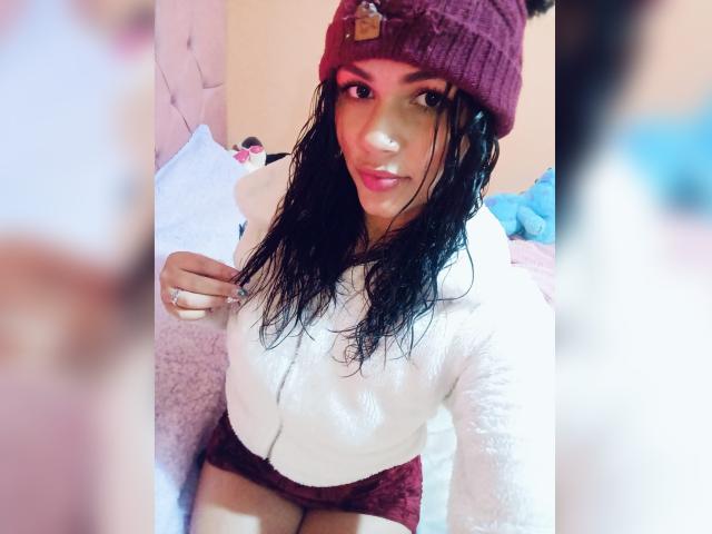 BellaOlsen - Live porn &amp; sex cam - 25622821