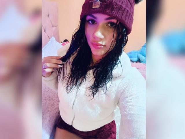 BellaOlsen - Live porn &amp; sex cam - 25622925