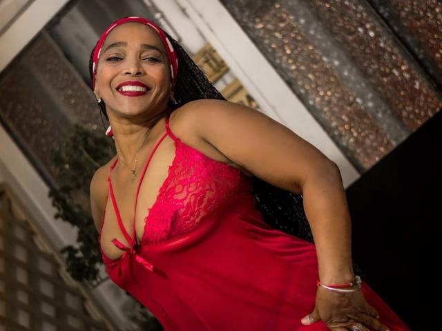 AinaEbonyQueen - Live sex cam - 25622929