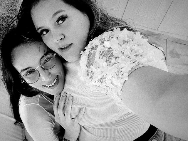 JenniferAndMia - Live porno og sexkamera - 25624557