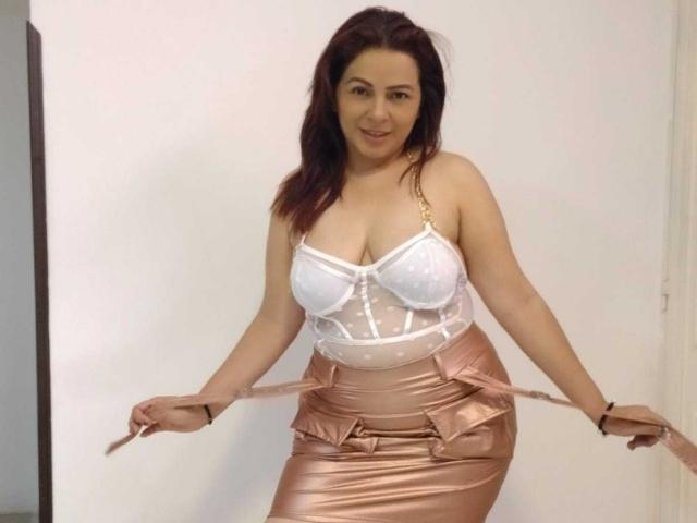 PamelaSmiths - Live Sex Cam - 25625577
