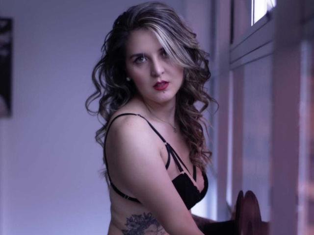 KatyWowBlue - сексуальная веб-камера в реальном времени - 25629285