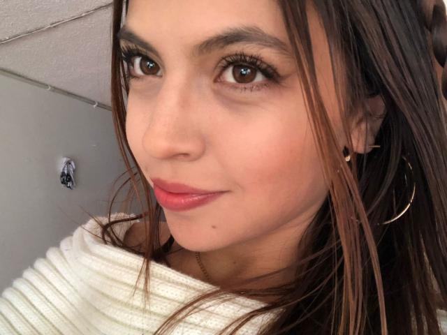 NyraVane - Élő pornó és szexkamera - 25629613