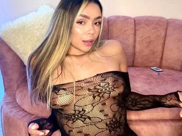 Violetaa69 - Live Sex Cam - 25631489