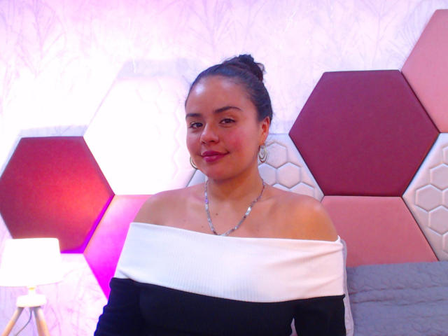 ArielleWilde - Live porn &amp; sex cam - 25632245