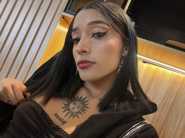SalomeMille - Live sex cam - 25639321
