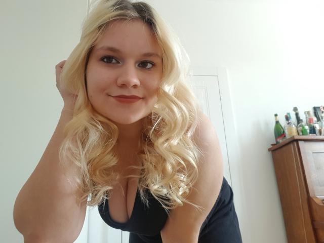 PinkSamantha - сексуальная веб-камера в реальном времени - 25640425