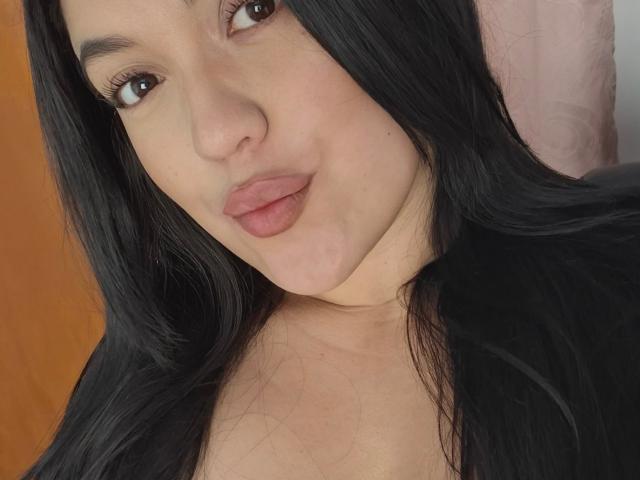 LauraRichis - Live Sex Cam - 25643873