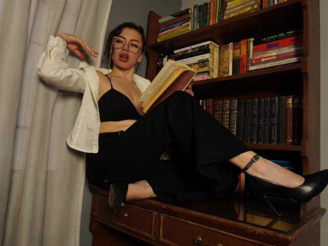 ElizaCanterville - Sexe cam en vivo - 25645077