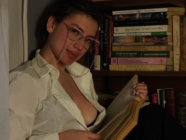 ElizaCanterville - פורנו בשידור חי ומצלמת סקס - 25645109