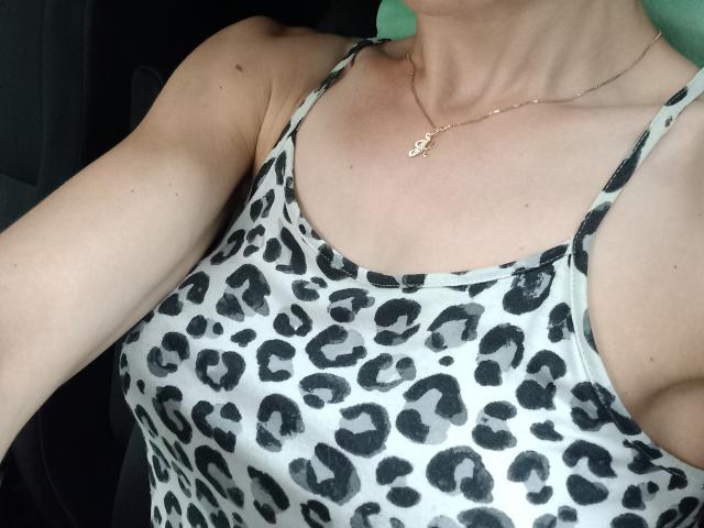 BellaJulls - Live porn &amp; sex cam - 25646405