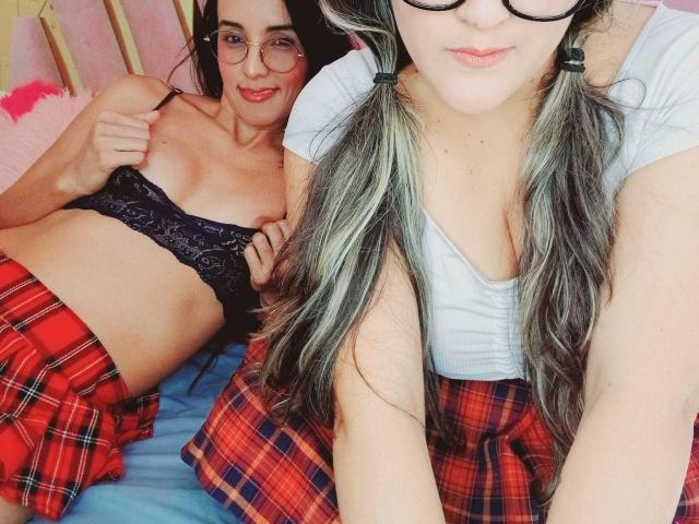 JenniferAndMia - Live sexe cam - 25651577