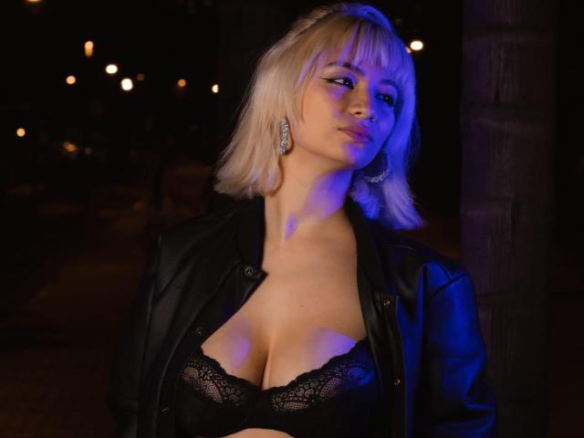 MarianneBowe - Live porn &amp; sex cam - 25653329
