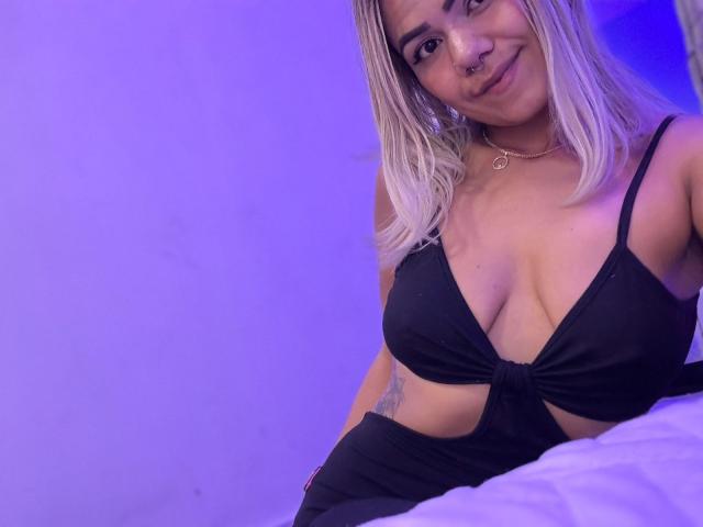 TarahDustin - Live sex cam - 25661757