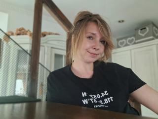 SadieFirt - сексуальная веб-камера в реальном времени - 25661921