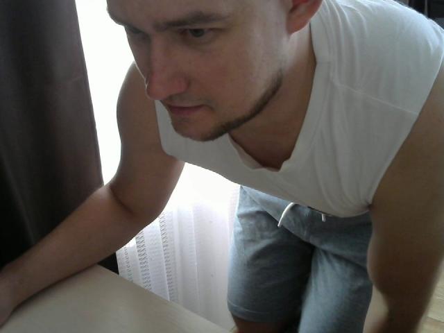 CharlieYeah - Live sex cam - 25677689