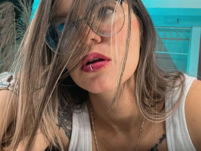 AliceHoe - Live porn &amp; sex cam - 25680981