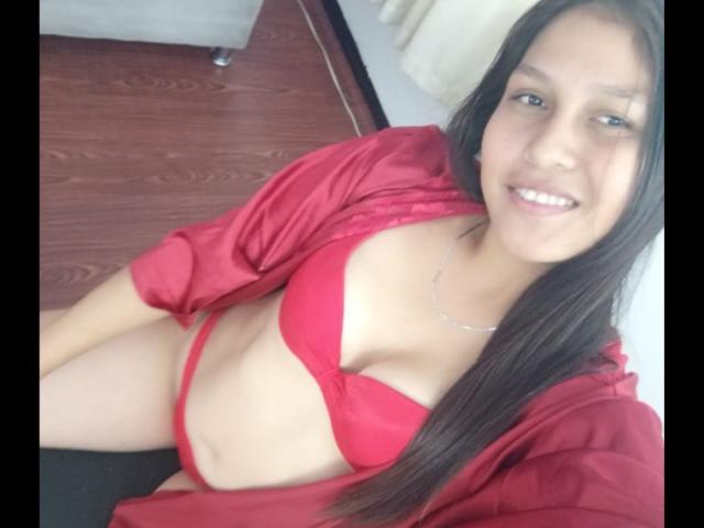 ValentinaMoreau - Live porn &amp; sex cam - 25682013