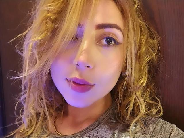 DouceKhrystine - Live porn &amp; sex cam - 25683573