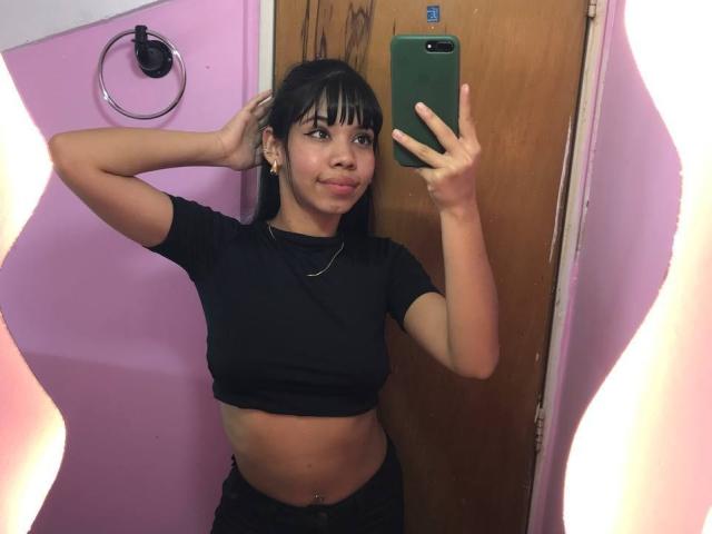EmaGarces - Live sex cam - 25684749