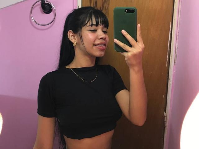 EmaGarces - Live porn &amp; sex cam - 25684761