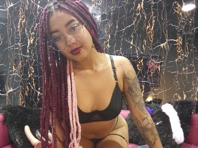 AryVixen - Live sex cam - 25690017