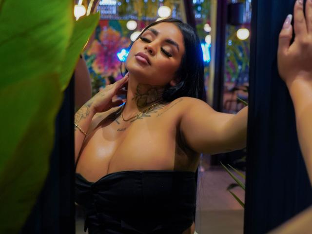 GabrielleKing - Live Sex Cam - 25691917