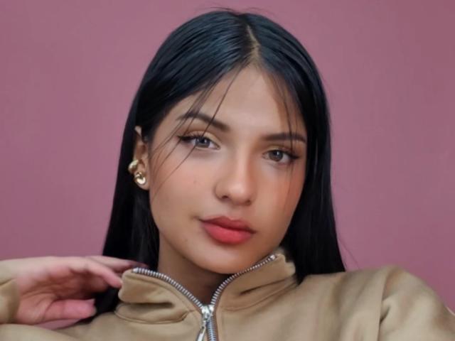 LailaBarker - сексуальная веб-камера в реальном времени - 25698673