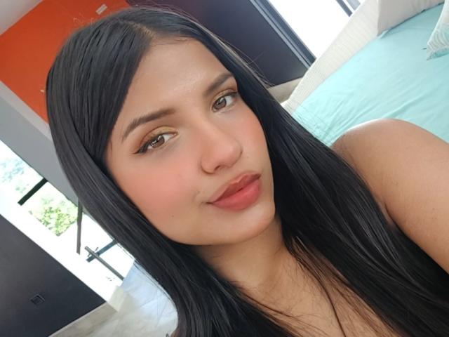 LailaBarker - Live porn &amp; sex cam - 25698685